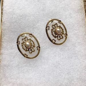Vintage-look post earrings